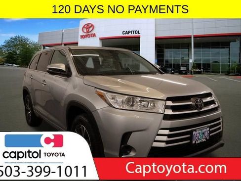 Used 2017 Toyota Highlander LE FWD image 1