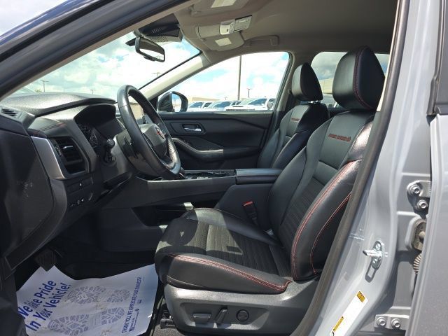 Used 2025 Nissan Rogue SV w/ Rock Creek Premium Package AWD/4WD image 11