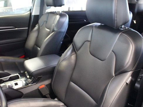 Used 2025 Kia Telluride S image 15