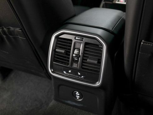 Certified 2026 Porsche Macan AWD/4WD image 25