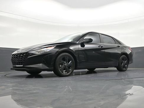 Used 2023 Hyundai Elantra SEL FWD image 30