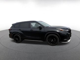 Used 2025 Toyota Highlander XSE video 2