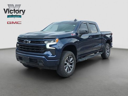 Used 2022 Chevrolet Silverado 1500 RST w/ Convenience Package II AWD/4WD image 3