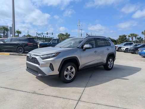 Used 2024 Toyota RAV4 XLE FWD image 7