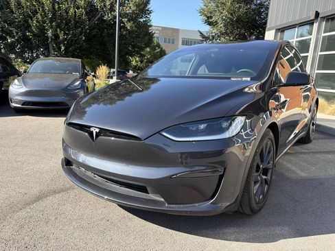 Used 2024 Tesla Model X AWD/4WD image 4