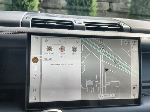 Used 2025 Land Rover Defender 130 X-Dynamic SE image 24