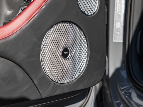 Used 2023 Bentley Bentayga Speed image 16