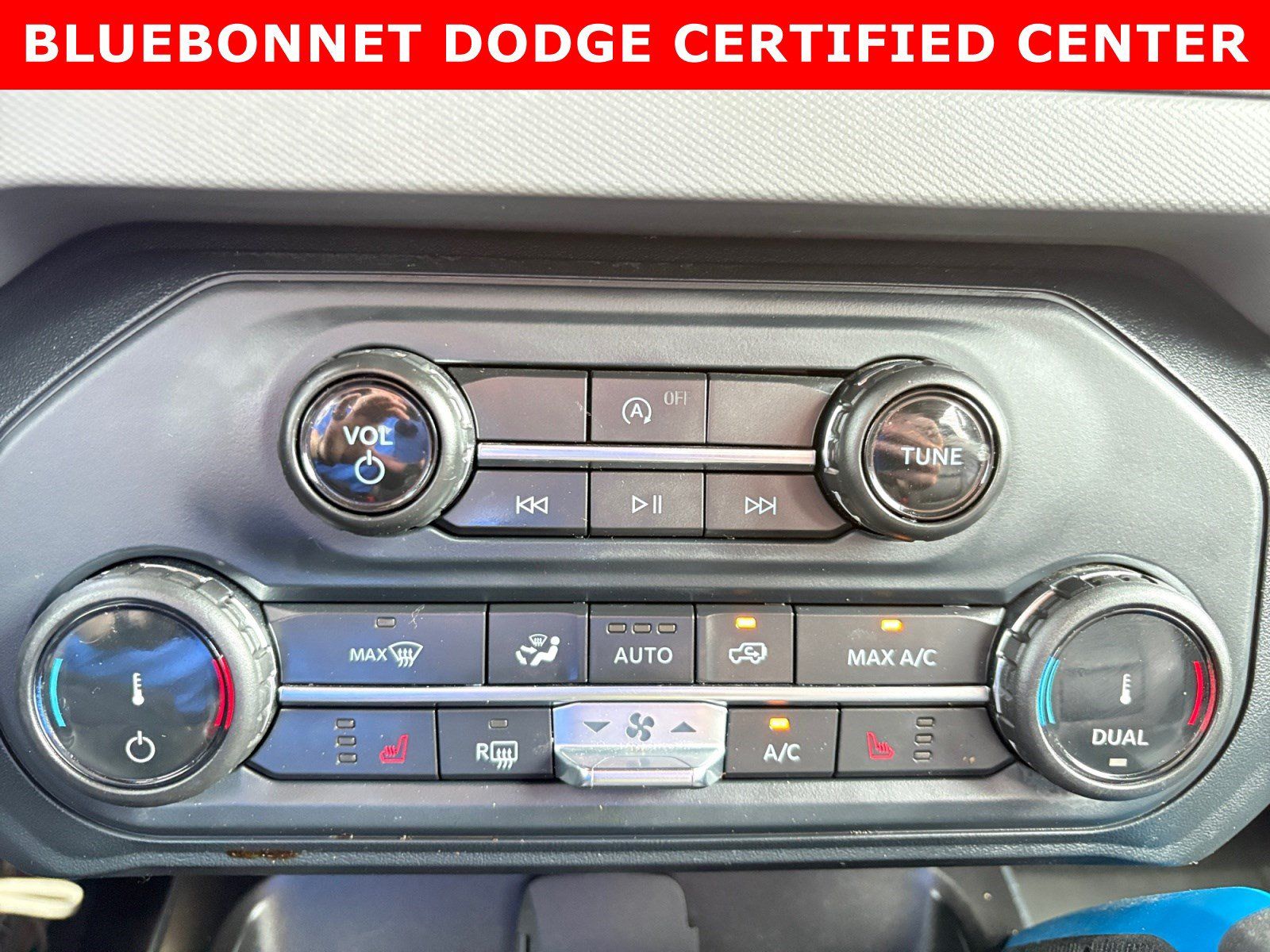 Used 2022 Ford Bronco Black Diamond AWD/4WD image 17
