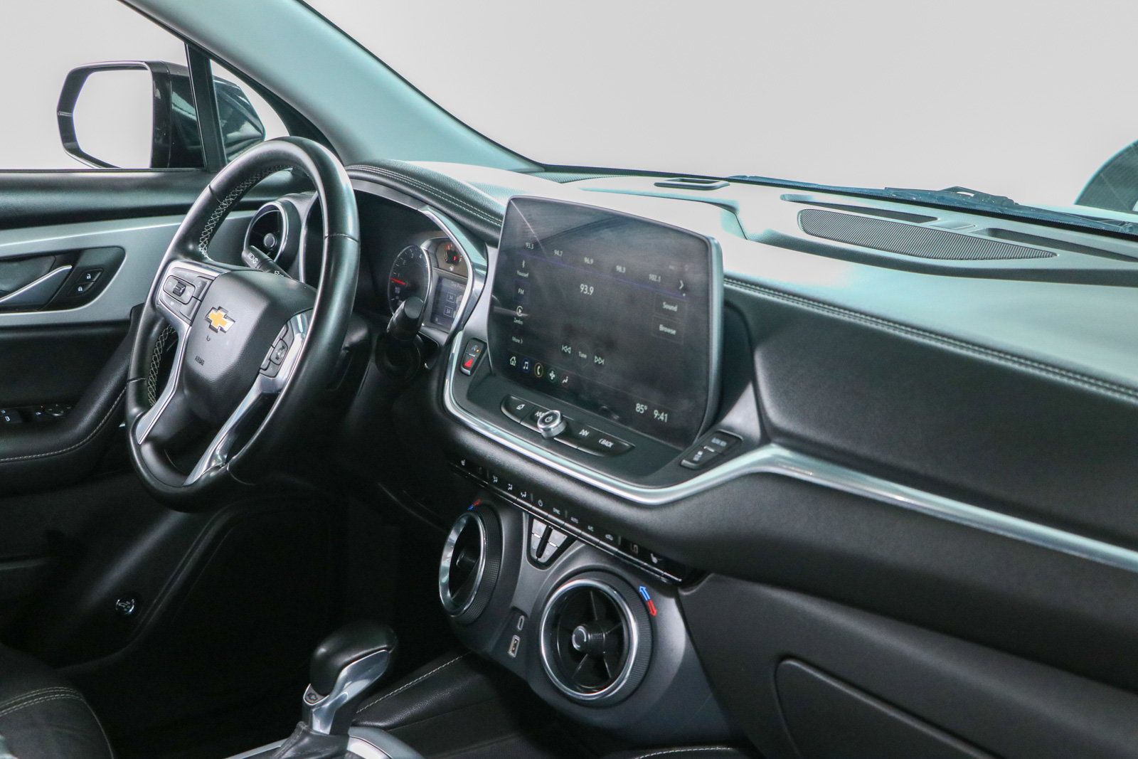 Used 2024 Chevrolet Blazer LT FWD image 25