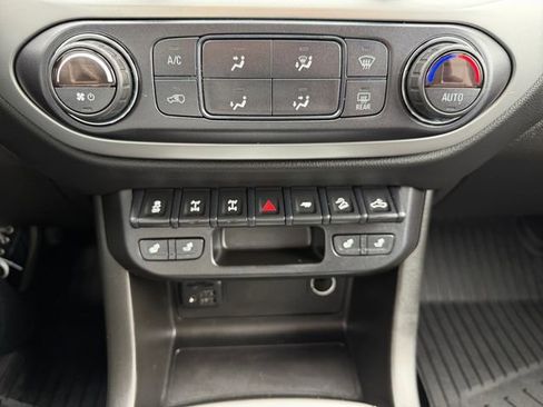 Used 2021 Chevrolet Colorado ZR2 AWD/4WD image 23