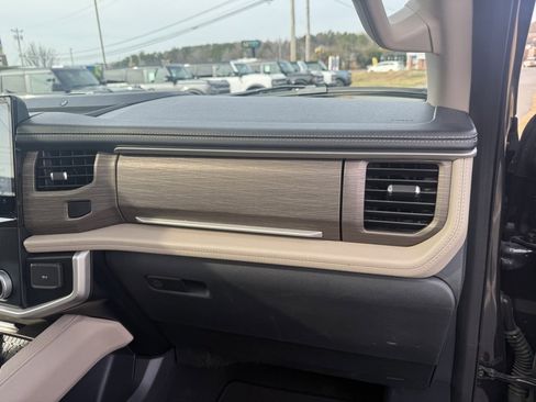 Used 2024 Ford Expedition Max Limited image 36