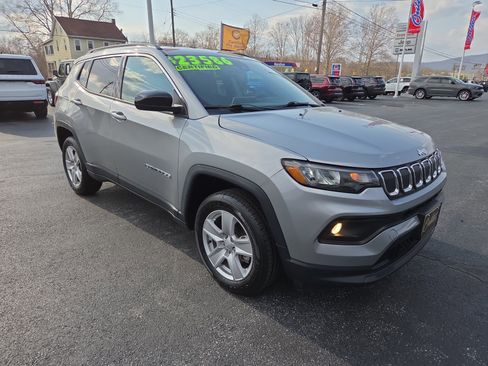Certified 2022 Jeep Compass Latitude AWD/4WD image 1