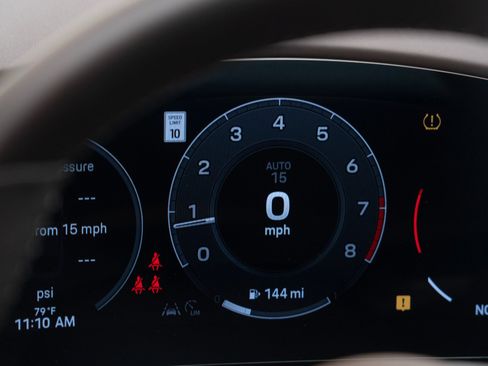 Certified 2024 Porsche Panamera image 23