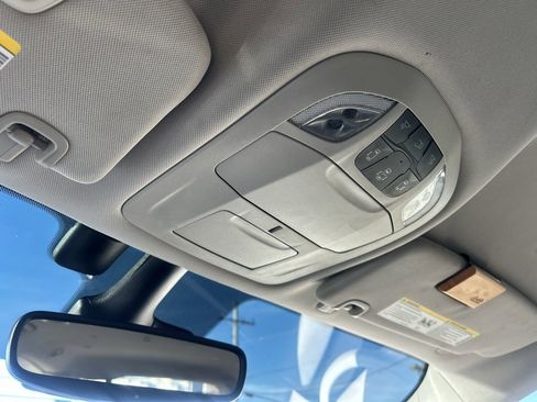 Used 2022 Chrysler Pacifica Touring-L image 23