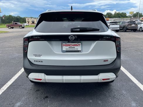 Certified 2025 Nissan Kicks SR image 20