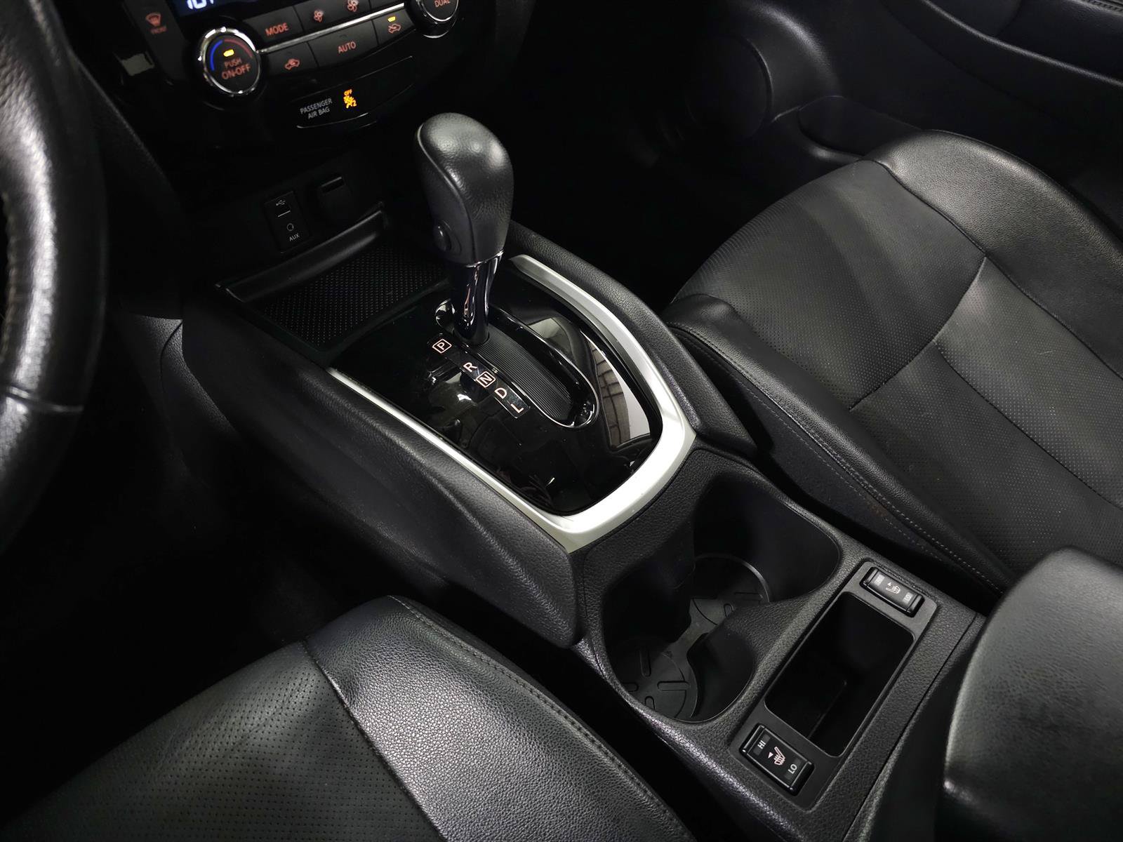 Used 2015 Nissan Rogue SL w/ SL Premium Package AWD/4WD image 27