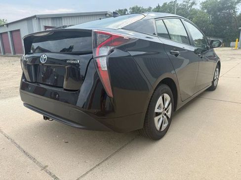 Used 2018 Toyota Prius Three FWD image 8