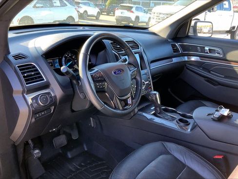 Used 2019 Ford Explorer Limited w/ Class III Trailer Tow Package image 16