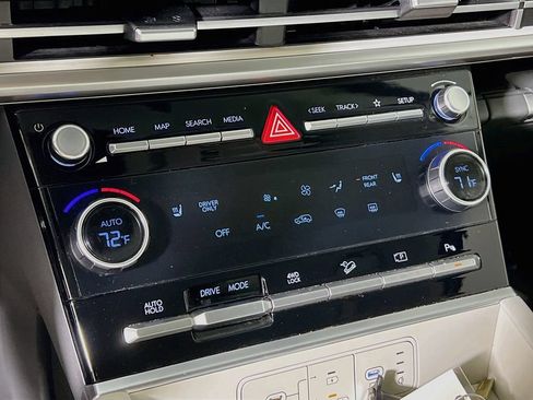 Used 2025 Hyundai Santa Fe SEL AWD/4WD image 14