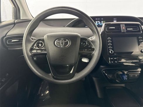 Certified 2022 Toyota Prius LE image 28