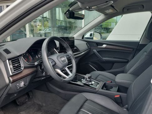 Used 2023 Audi Q5 2.0T Premium w/ Convenience Package AWD/4WD image 5