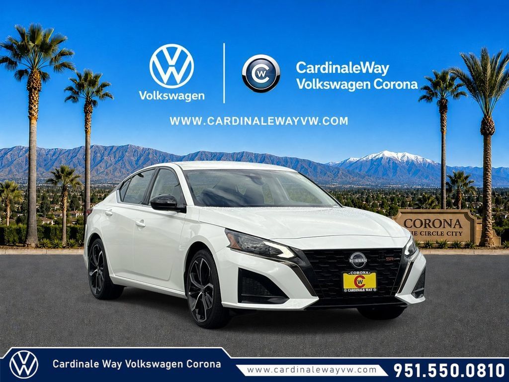 Used 2025 Nissan Altima 2.5 SR FWD image 1