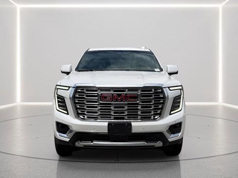 Used 2025 GMC Yukon Denali w/ Denali Reserve Package AWD/4WD image 8