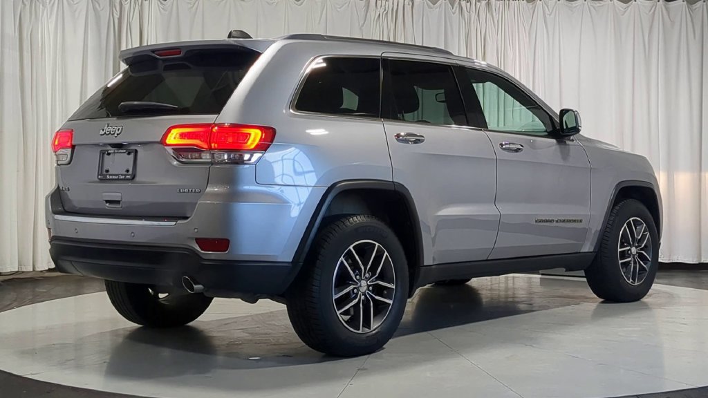 Used 2017 Jeep Grand Cherokee Limited AWD/4WD image 10