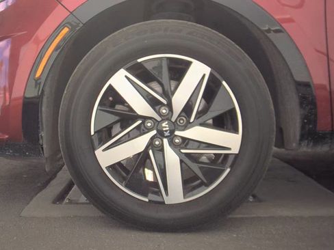 Used 2021 Kia Sorento S image 11