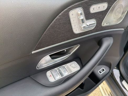 Used 2022 Mercedes-Benz GLS 450 4MATIC image 12