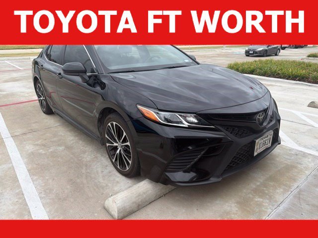Used 2018 Toyota Camry SE FWD image 1