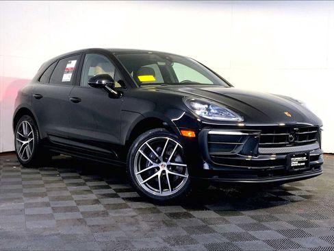Certified 2023 Porsche Macan AWD/4WD image 9