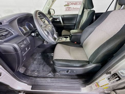 Used 2015 Toyota 4Runner SR5 AWD/4WD image 24