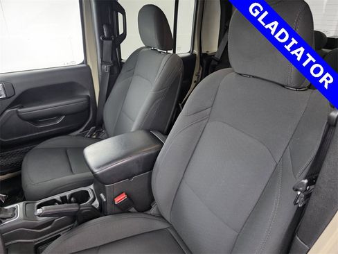 Used 2022 Jeep Gladiator Sport image 11