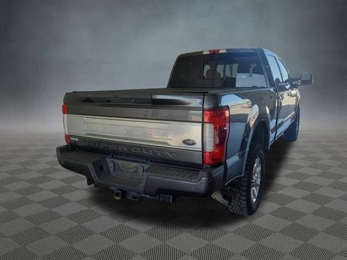 Used 2017 Ford F250 Platinum w/ Platinum Ultimate Package AWD/4WD image 4