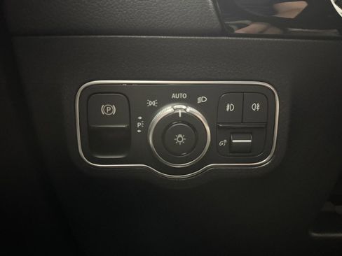 Certified 2022 Mercedes-Benz GLA 250 4MATIC image 24