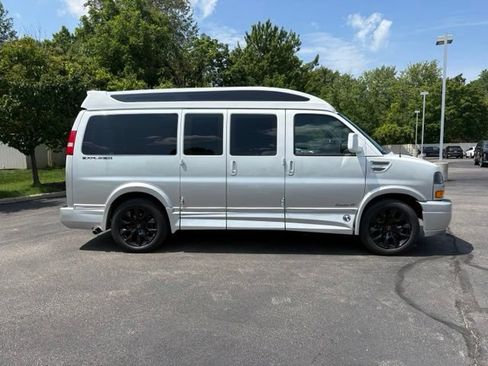 Used 2024 GMC Savana 2500 w/ Driver Convenience Package RWD image 11