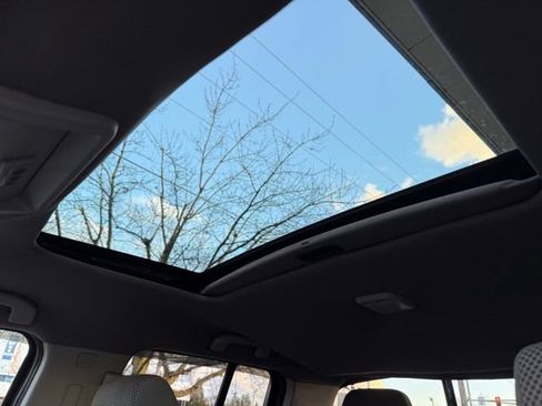 Used 2016 Nissan Frontier SV image 29