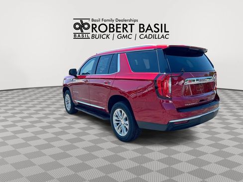 Used 2024 GMC Yukon SLT w/ SLT Luxury Package AWD/4WD image 6