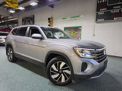 Used 2024 Volkswagen Atlas SE image 14