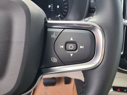 New 2026 Volvo XC40 B5 Ultra w/ Protection Package Premier image 19