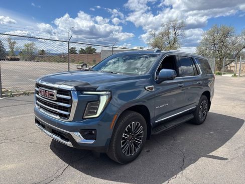Used 2025 GMC Yukon Elevation image 2