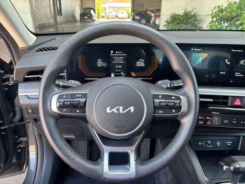 Used 2025 Kia K5 LXS FWD image 28