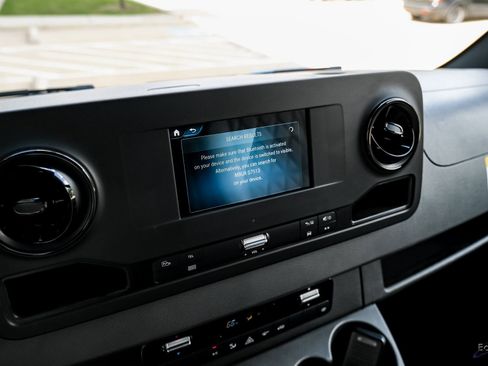 Used 2022 Mercedes-Benz Sprinter 2500 image 52