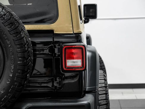 Used 2020 Jeep Wrangler Sport AWD/4WD image 40
