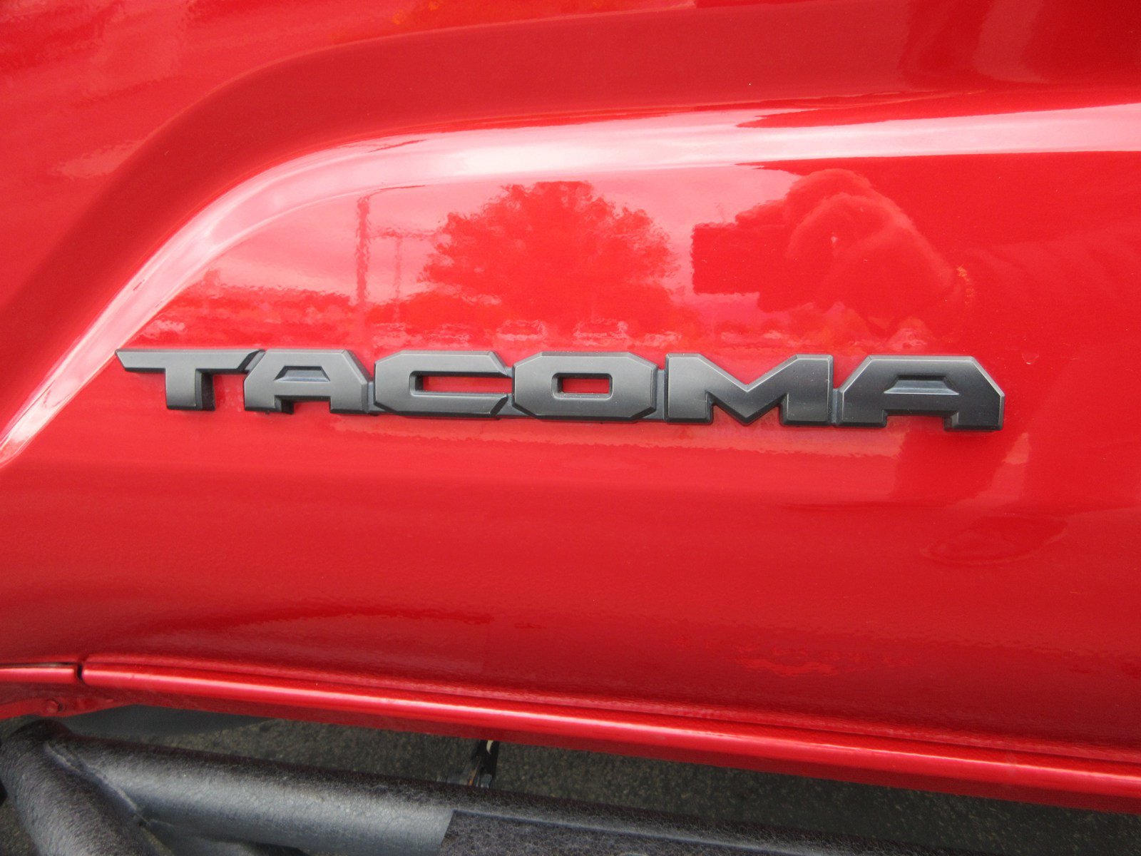 Used 2025 Toyota Tacoma SR5 AWD/4WD image 3