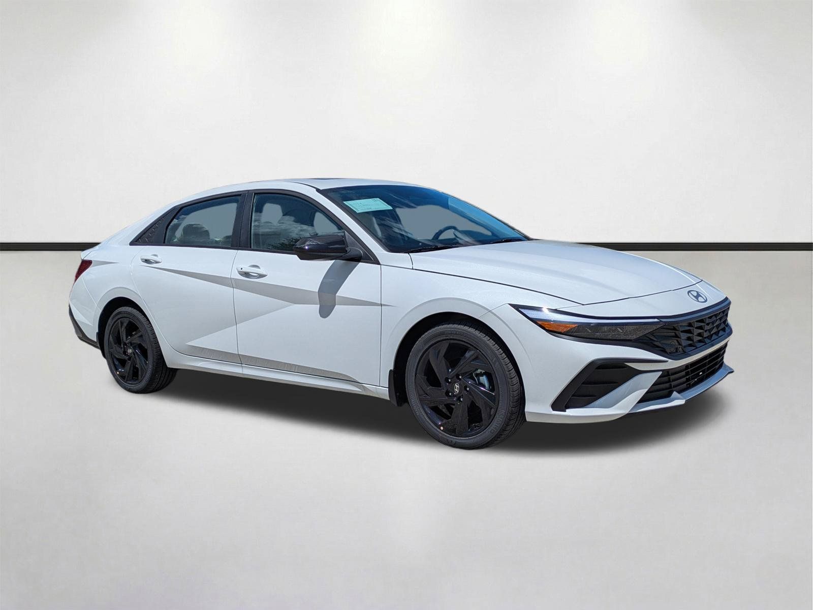 New 2026 Hyundai Elantra SEL Sport FWD image 2