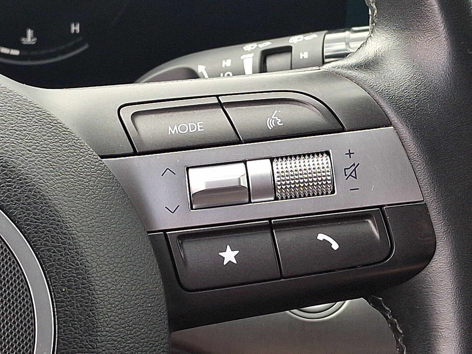 Certified 2024 Hyundai Kona SEL FWD image 22