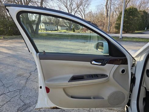 Used 2008 Chevrolet Impala LS image 14