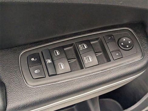 Used 2021 Chrysler 300 Touring L image 11